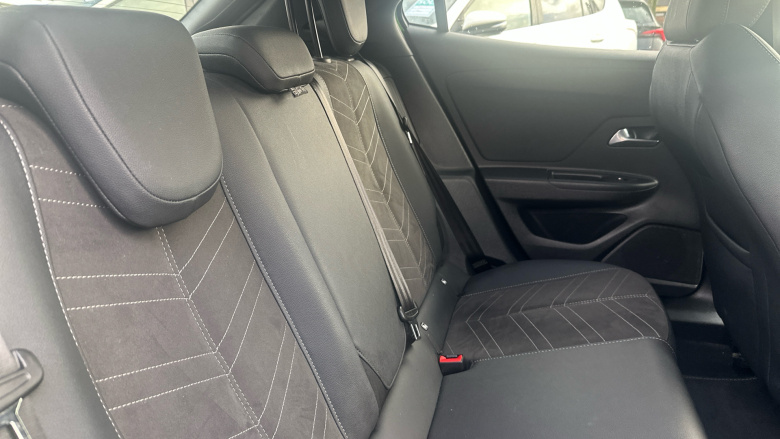 Vauxhall Mokka 100kW Ultimate 50kWh 5dr Auto Electric Hatchback